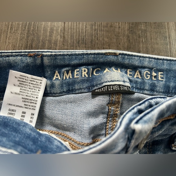 Womens/Teens American Eagle ripped skinny jeans 000 Short - Picture 2 of 3